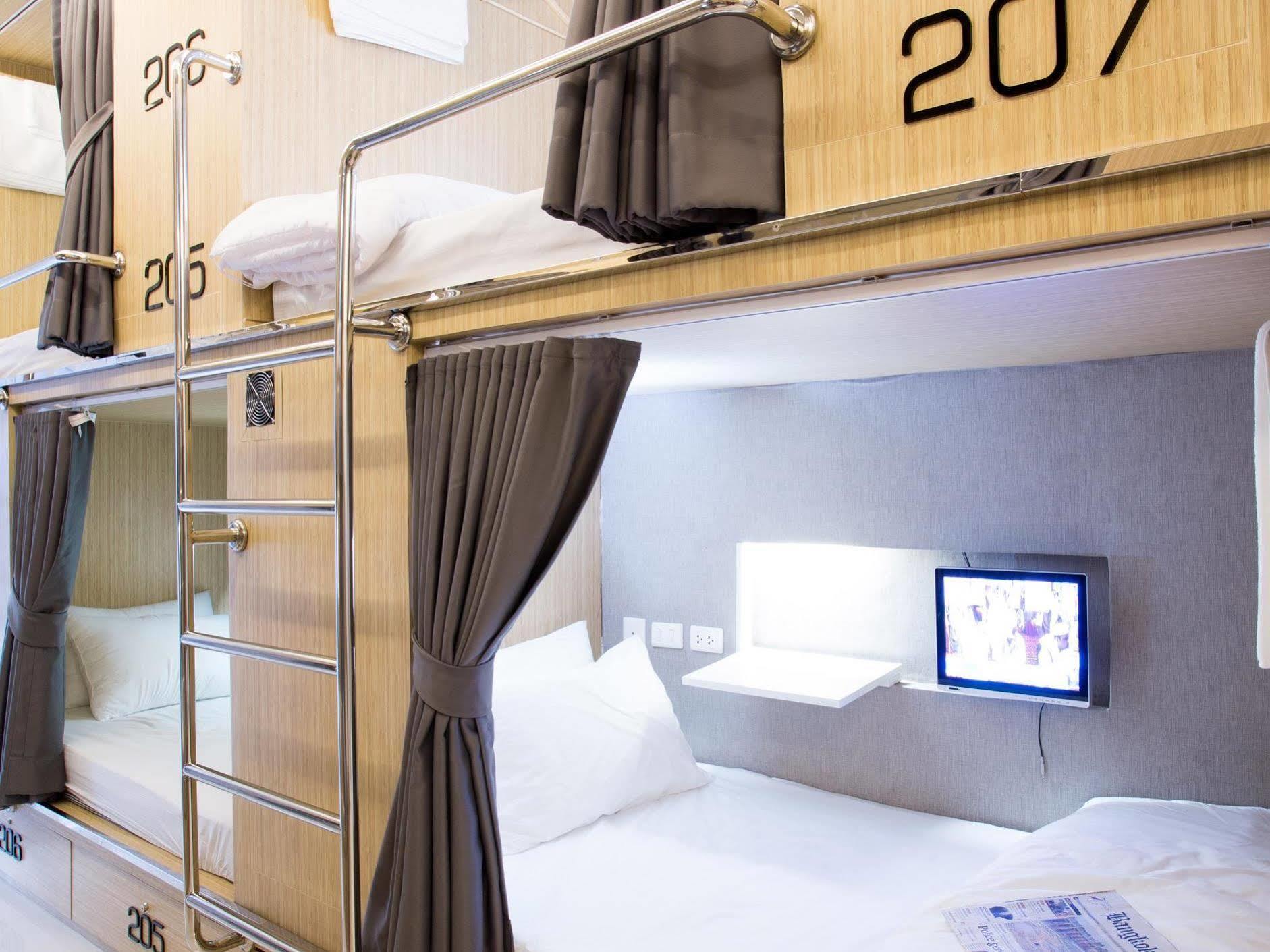 Sleeplab Hostel Bangkok Exteriör bild